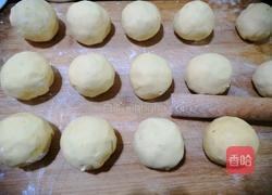 红豆沙蛋黄酥的做法图解5