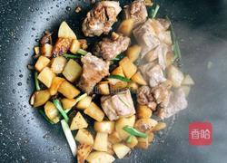 土豆烧排骨的做法图解6