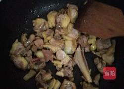 土豆焖鸡肉的做法图解7
