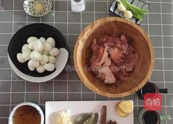 鹌鹑蛋烧鸡腿的做法图解1