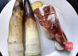 春笋排骨汤的做法图解1