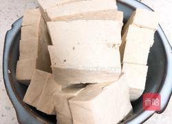 砂锅煮豆腐的做法图解1