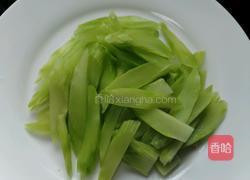 莴笋炒鸡蛋的做法图解3
