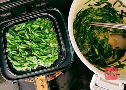 春韭鸡蛋煎饼的做法图解9