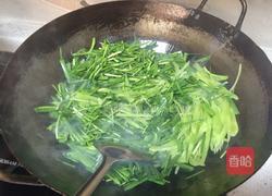 莴苣炒韭菜的做法图解4