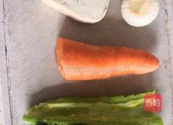 苦瓜豆腐胡萝卜的做法图解1