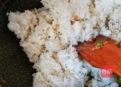 比扬州炒饭还好吃的虾仁西芹蛋炒饭的做法图解7