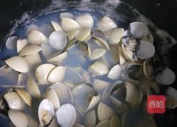 洋葱炒白贝的做法图解2