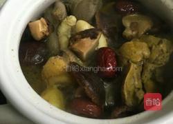 切碎加料开火三步搞定营养丰富的虫草鸡汤的做法图解2