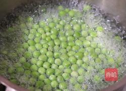 奶香豌豆浓汤的做法图解1