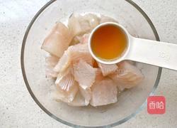 金针菇蒸巴沙鱼的做法图解1