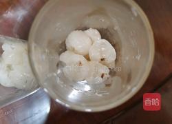 荔枝苏打气泡水的做法图解2