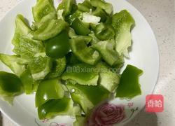 菜椒虾仁炒鸡蛋的做法图解1