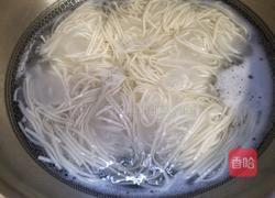炒挂面的做法图解2