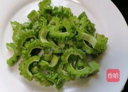 蛋黄焗苦瓜的做法图解2