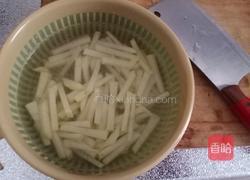 香菇炒土豆条的做法图解1