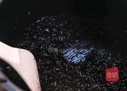黄桃黑米捞的做法图解1