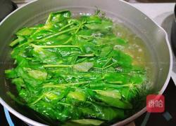 豌豆颠滚蛋花汤的做法图解4
