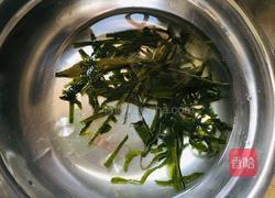 酸辣肠子汤的做法图解3