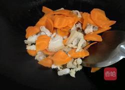 五花肉炒胡萝卜的做法图解3