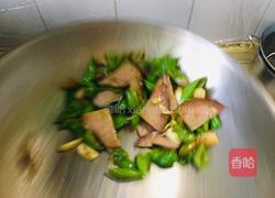 青椒炒腊肉的做法图解7