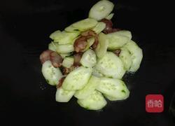 黄瓜炒腊肉的做法图解3