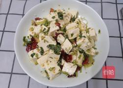 时令菜之香椿芽拌豆腐的做法图解4