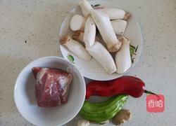 杏鲍菇炒肉片的做法图解1