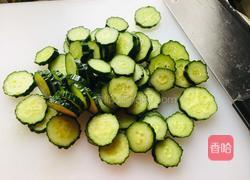 蒜片黄瓜的做法图解1