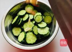 蒜片黄瓜的做法图解2