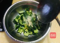 炝拌蒜蓉黄瓜的做法图解6