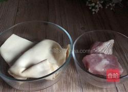 豆腐皮炒肉的做法图解1