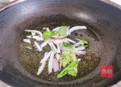 嫩煎牛扒 （番茄黑椒汁)的做法图解2