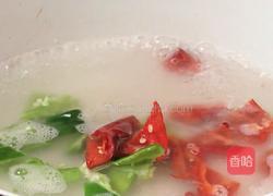 青红椒口蘑炒鸡蛋的做法图解8
