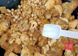 莲藕花生炖猪脚的做法图解12