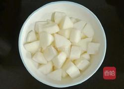 银耳酒酿雪梨甜汤的做法图解3