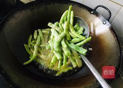干煸梅豆的做法图解5