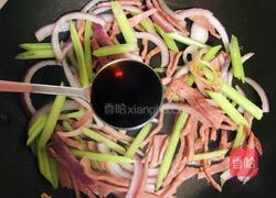 中西合璧低脂低卡｜5分钟酸甜咸香炒意粉 深夜食堂风的做法图解2