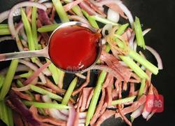 中西合璧低脂低卡｜5分钟酸甜咸香炒意粉 深夜食堂风的做法图解3