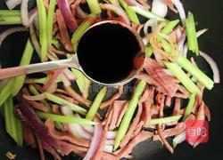 中西合璧低脂低卡｜5分钟酸甜咸香炒意粉 深夜食堂风的做法图解5