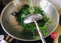 沙葱炒鸡蛋的做法图解5