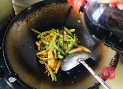 干锅肉丁配土豆四季豆的做法图解10