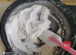 草莓冰皮月饼的做法图解1