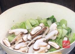 香菇炒小白菜的做法图解6