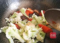 番茄花菇炒花菜的做法图解4