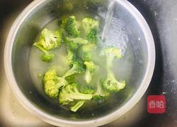 白灼西兰花的做法图解2