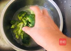 白灼西兰花的做法图解3