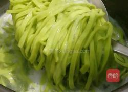 芹菜汁手擀面的做法图解9