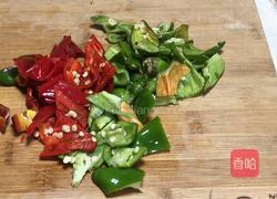 小炒鸡肉的做法图解2