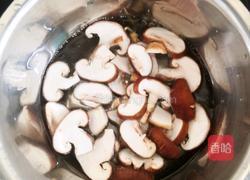 香皮青（香菇鸡皮上海青）的做法图解3
